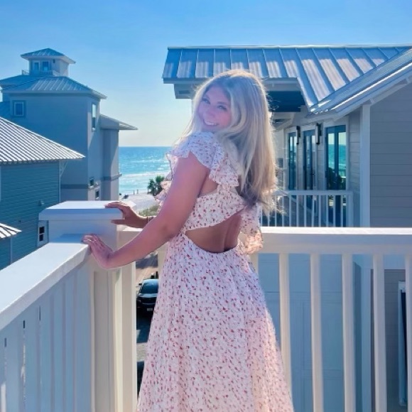 Meet your Posher, Alicia - Picture 1 of 1